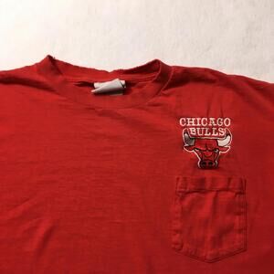 Vintage Y2K Chicago Bulls NBA  Logo athletic Pocket  T-Shirt Size XL red embroid